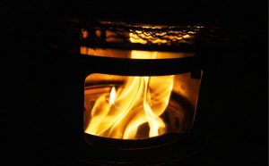 ソロキャンライダー必携！ツーリングキャンプにおすすめの焚き火台