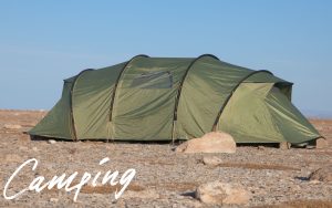 キャンプの強風対策はこれだ！突風に負けないテントの設営方法と風速別対策