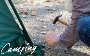 硬い地面でも風の強い日でも抜群の安定感を誇るチタンペグはおすすめ！