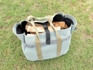 キャンプ薪運びは火の粉に強いポリコットン素材のトートバッグがおすすめ！