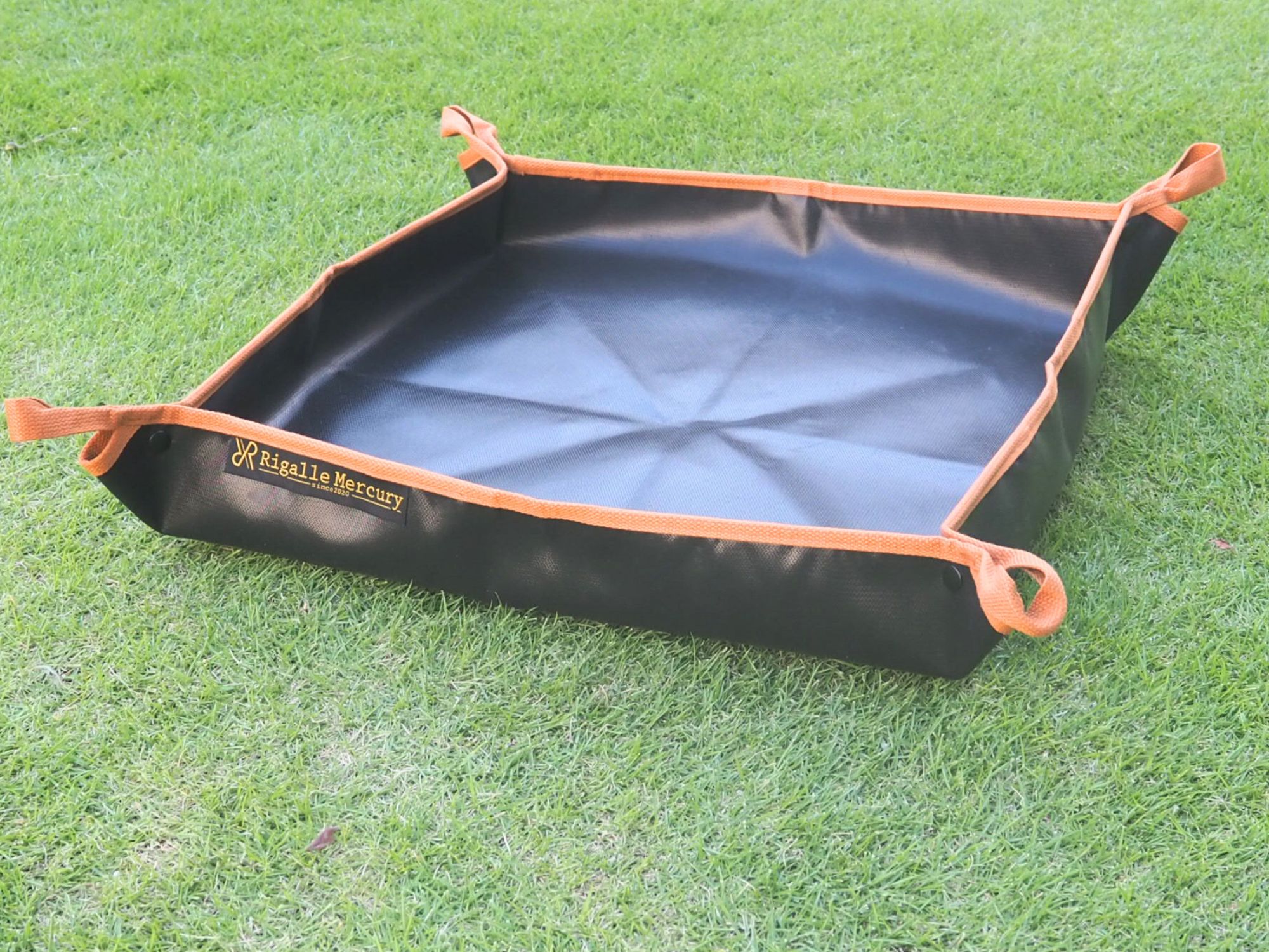 これが最強のシート！上級者が推奨するチクチクしない焚き火台シート