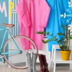 自転車で突然の雨でも安心！リュック対応で足元まで守る最強レインコートの選び方